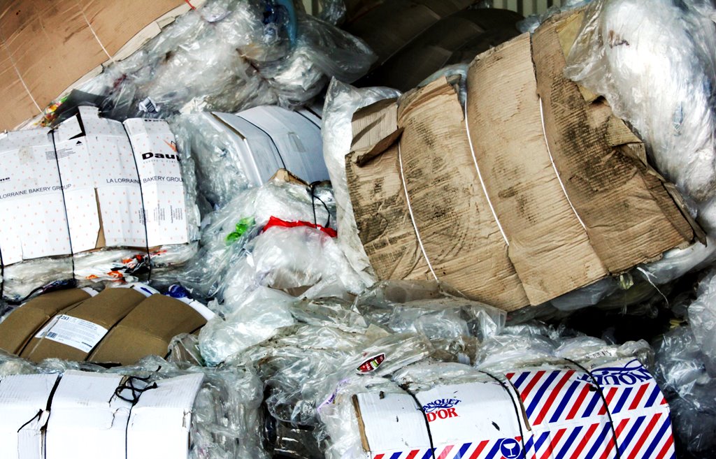 Export niektorých odpadov z EÚ vlani vystrelil. Po stopke od Číny odpady smerujú inam